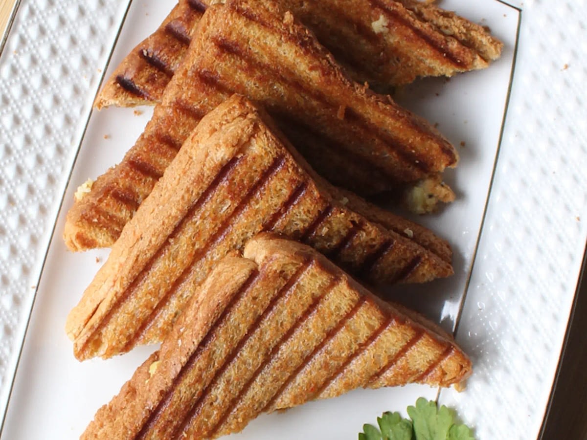 Potato Cheese Grilled Sandwich | Deliciously Cheesy Potato Grilled Sandwich Recipe – Perfect for a Quick and Easy Meal